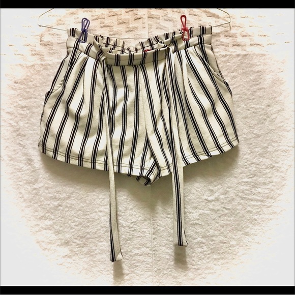 Hot Kiss Comfy Ruffled White Striped Shorts - Picture 2 of 8
